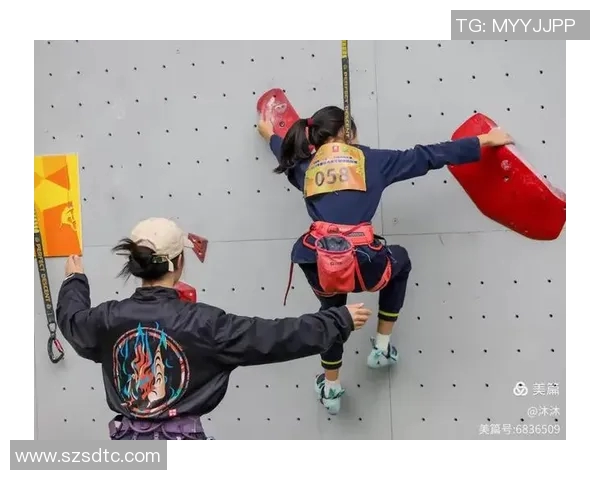 重庆攀岩队协作创新引发热议攀岩运动新风潮